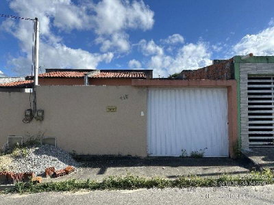 Casa com 2 Quartos em Itaitinga - 84m²