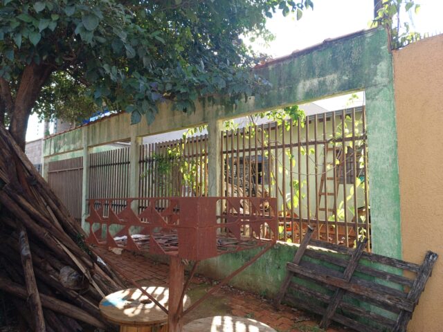 Lote 132 - Casa em Terreno 250m² com 164m² Construída em Londrina
