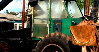 Trator com Mecanismo Operacional - Lote 19