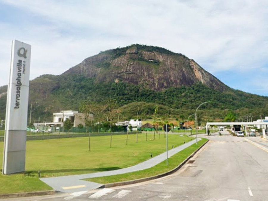 Casa com 384 m², 3 quartos, 2 banheiros, ocupada