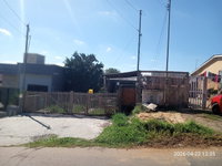 02 Terrenos com 175m² cada, com casa de madeira