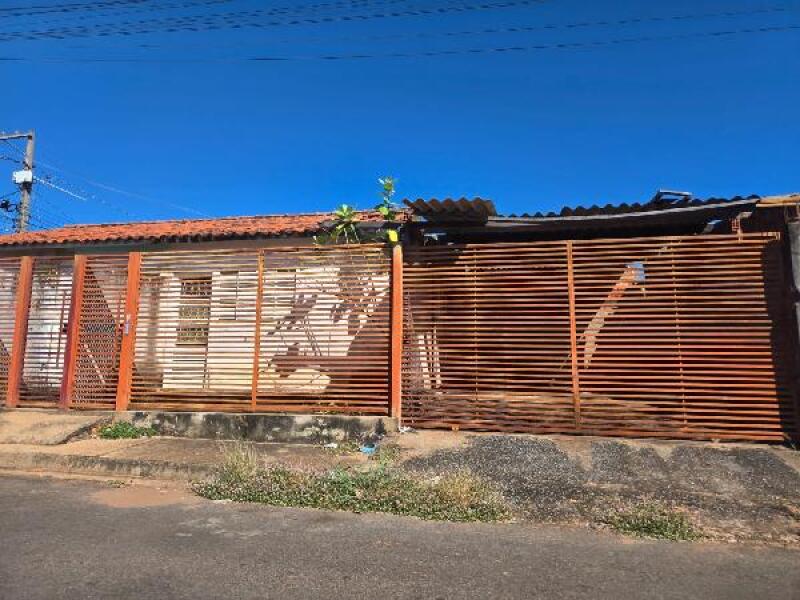Casa com 165,05m² de área privativa, 0 quartos, 0 banheiros, 0 vagas