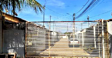 Casa com 2 quartos, varanda, área construída de 58m² e 1 vaga