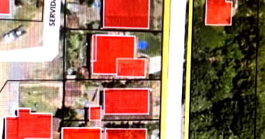 Terreno urbano de 450m², aclive acentuado, sem infraestrutura