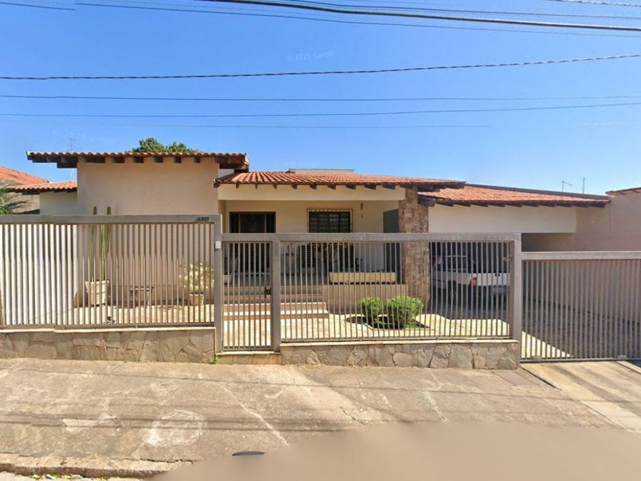 Casa com 249 m², 3 quartos, 2 banheiros e garagem em Ferrarópolis