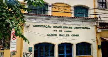 Prédio Residencial na Rua Barão de Sertório, 85