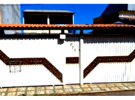 Casa com 144,5m² de terreno, 4 quartos, desocupada