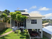 Casa com 2 pavimentos e 186.85m² construída, 2 banheiros, 3 quartos