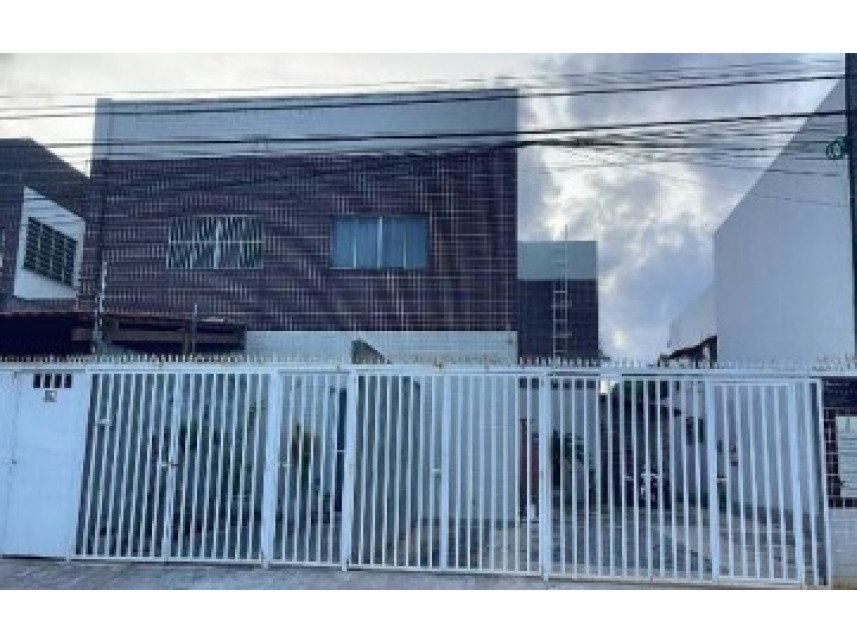 Casa ocupada com 2 quartos suítes e 74,90 m² construídos