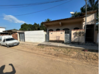 Edificações com 2 kitnets 90m² e casa 120m² em terreno 450m²