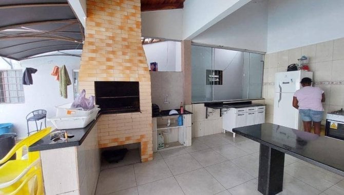 Casa 3 dormitórios, 4 banheiros, 258m² - Ocupada - Excelente oportunidade!