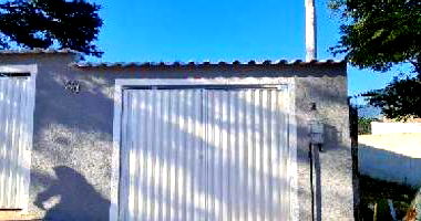 Casa com 1 quarto, banheiro, sala, cozinha e 1 vaga de garagem