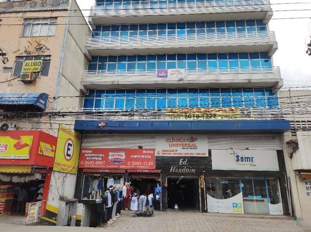 Sala comercial desocupada com 35,33 m² em São Gonçalo