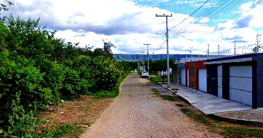 Casa com 3 quartos, 4 banheiros, 1 vaga e 103m² construída