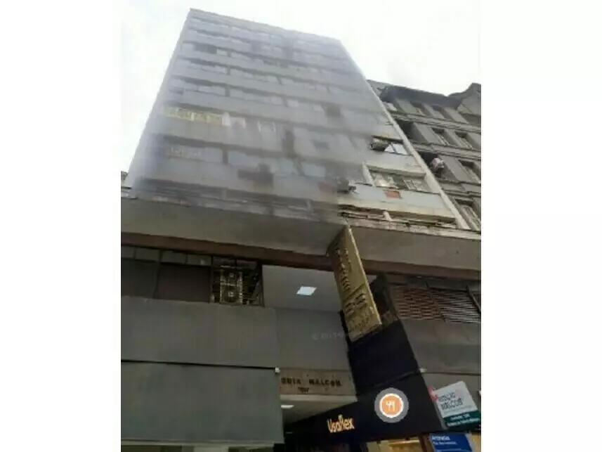 Sala Comercial Ocupada em Leilão - Centro Histórico