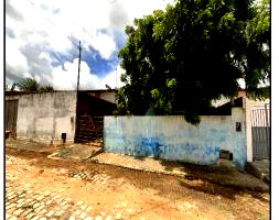 Casa Residencial 47m² com 200m² de terreno, desocupada