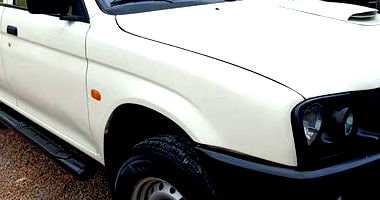 Mitsubishi L200 4x4 GL 2009/2009 com Avarias na Tração Dianteira