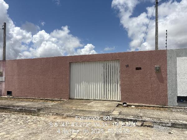 Casa com 2 quartos, varanda e área privativa de 66,02 m²