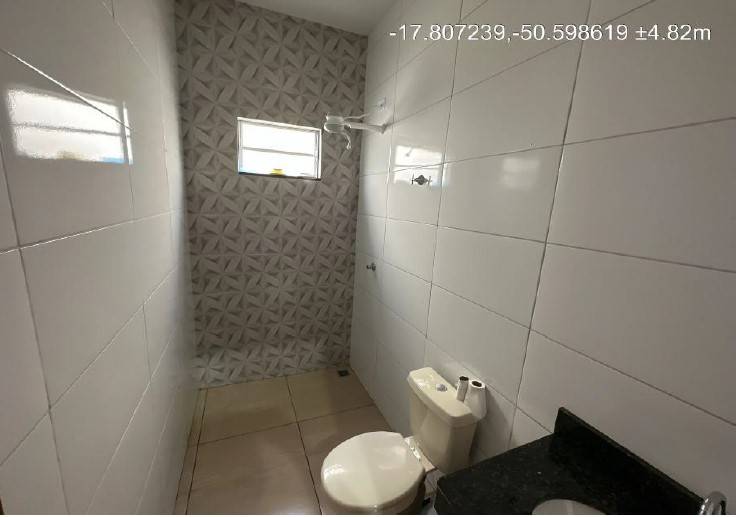 Casa com 3 quartos, 2 banheiros e 1 vaga, 101m² construída, ocupada