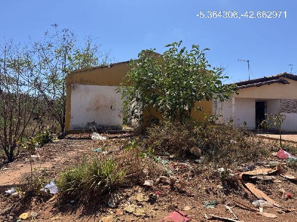Casa com 2 quartos em Demerval Lobão/PI
