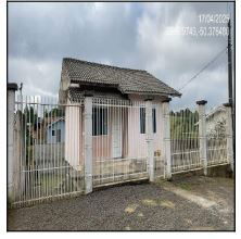 Casa com 56m² privativos e terreno de 360m², sem informações de ocupação