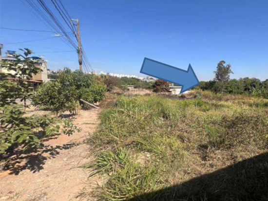 Terreno em Divinópolis - MG com 300m²