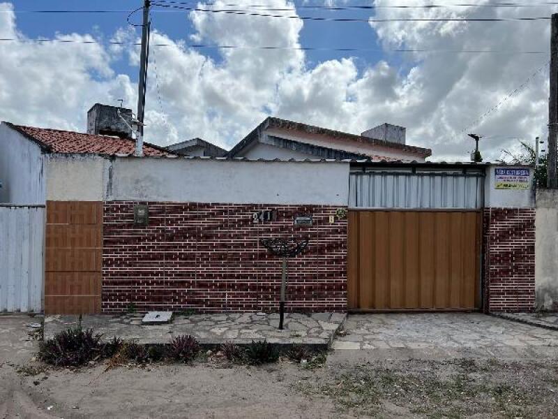 Casa com 2 Quartos e 1 Vaga em Santa Rita/PB