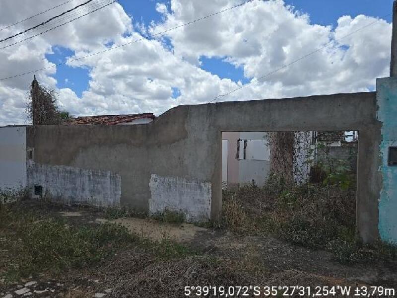 Casa com 2 quartos, 46,94m², terreno de 200m², desocupada