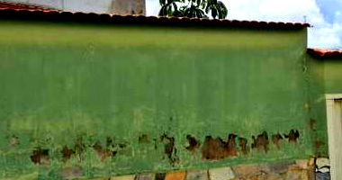 Casa Desocupada com 1 Vaga e Ampla Área em Formiga/MG