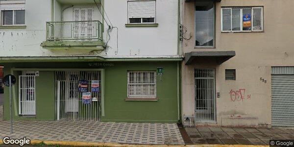 Casa ampla com 439,54m², 3 quartos, 2 banheiros, vaga para 2 carros