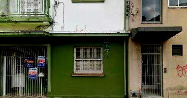 Casa ampla com 439,54m², 3 quartos, 2 banheiros, vaga para 2 carros