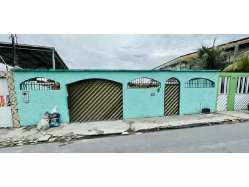 Casa em Leilão com 400m² de Terreno e 169m² Construídos