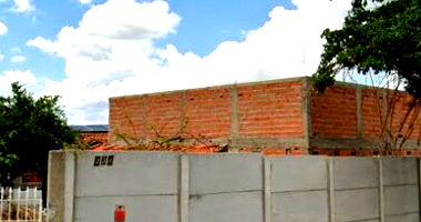 Casa com 166m² construída e 298m² de terreno, imóvel ocupado