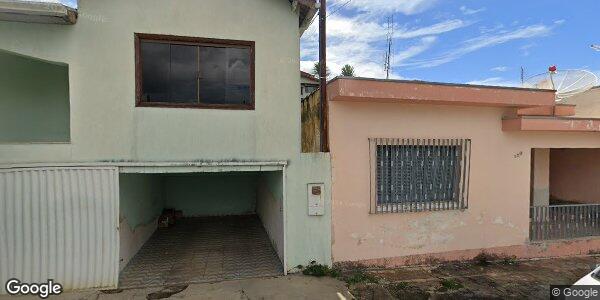 Casa com terreno de 200m² em Espírito Santo do Pinhal