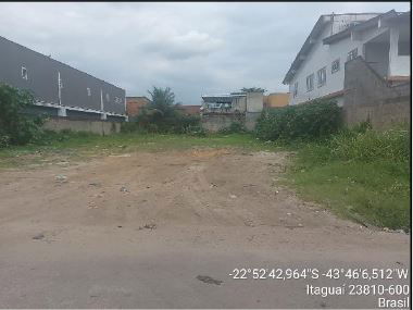 Terreno em Monte Serrat com 400 m² - Desocupado