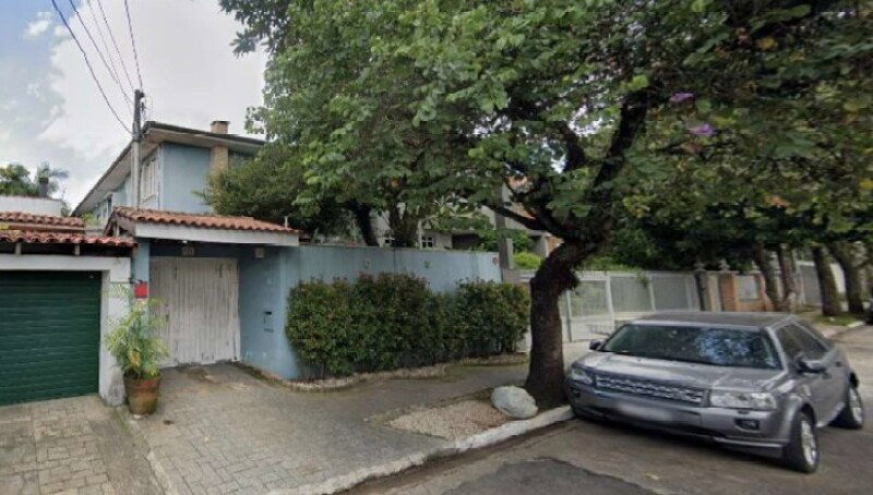 Casa de alto padrão em Moema com 290m², 3 suítes e churrasqueira