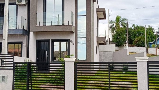 Casa em Condomínio 69 m² com 2 quartos e 2 banheiros