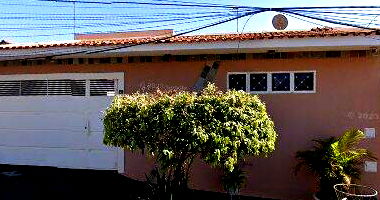 Casa com 2 quartos, 2 banheiros, 2 vagas e 174.83m² construída