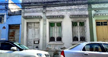 Casa com 2 Quartos e Área Privativa em Pelotas