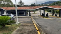 Casa ampla 730m² construída com terreno de 1454m², ocupada