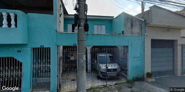 Duas casas com 5 quartos, 2 banheiros e 2 vagas de garagem