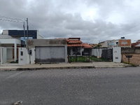 Casa com 2 Quartos e 2 Vagas em Interlagos