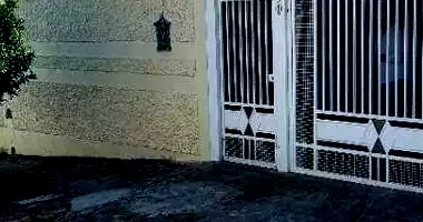 Casa em leilão com 2 quartos e 2 banheiros