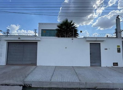 Casa em Batalha/PI com 4 quartos e 1 vaga