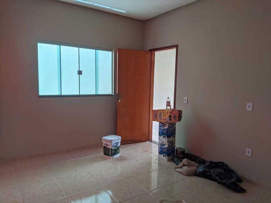 Casa com 3 quartos, 2 banheiros e 86m² construída, ocupada