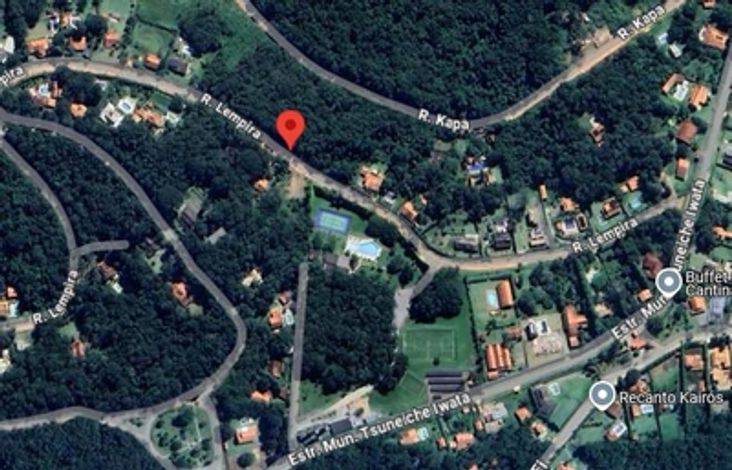Terreno de 1914m² com topografia declive acentuado, área de mata nativa