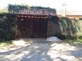 Casa moderna com 3 quartos, 2 banheiros, área de 150m², ocupada