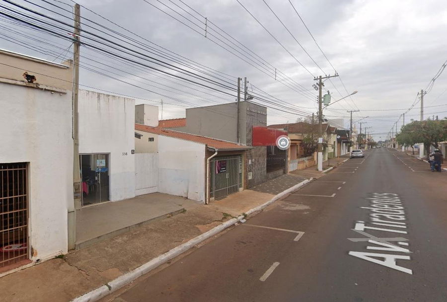 Imóvel Comercial Ocupado em Pederneiras - 208m²