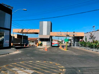 Casa com 44,41m² de área privativa, ocupada, em condomínio