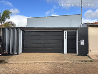 Casa ocupada com 3 quartos e 272,82 m²